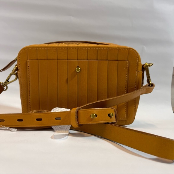 NEW Madewell The Transport Camera Bag: Bubble Pleat Edition!!! - Picture 3 of 7